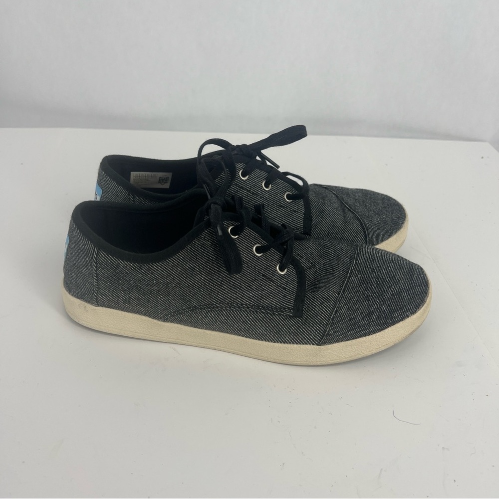 TOMS Paseo lace Up Sneaker Sz 8.5